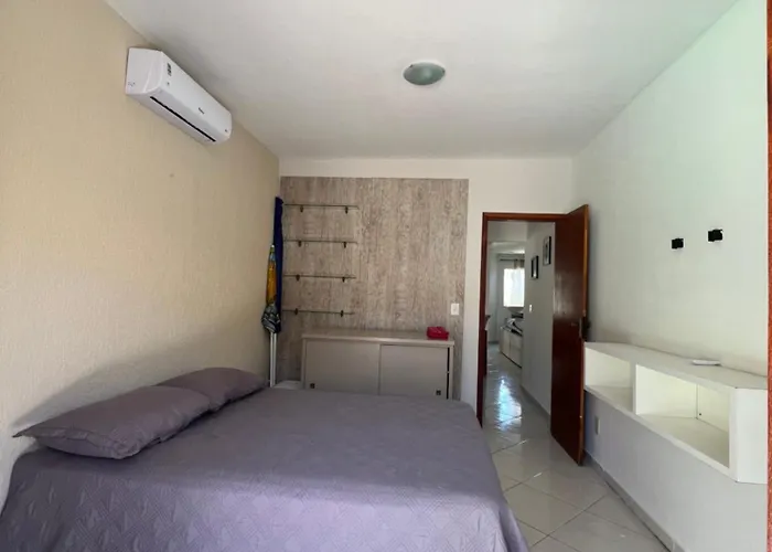 Casa Com Piscina, Churrasqueira E Ar Condicionado Em Condominio